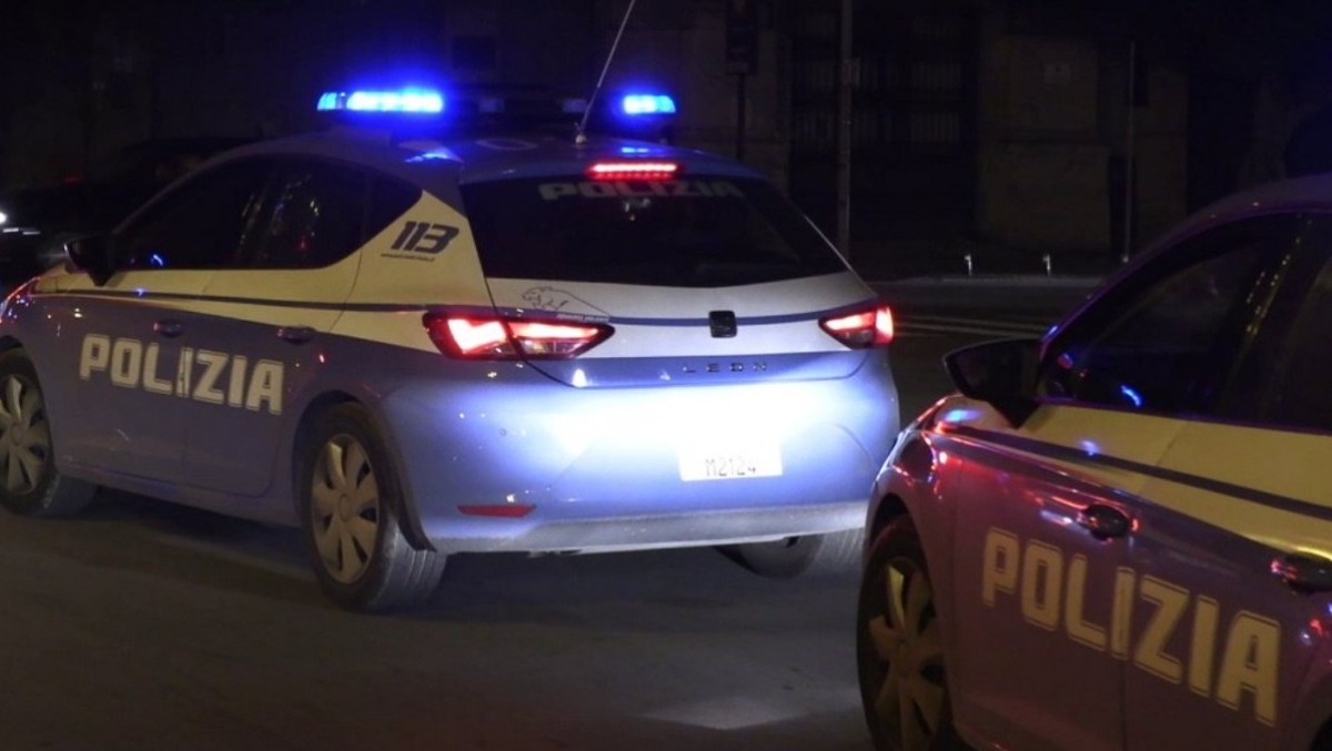 Rissa tra 20 persone sfocia in violenza: passanti notano un ragazzo sanguinante e chiamano il 112 - 