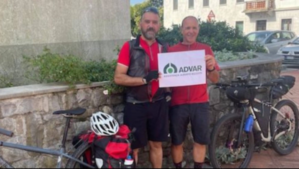 Da Treviso alla Patagonia, 1247 km in bici: l'avventura di due amici per sostenere Advar - 