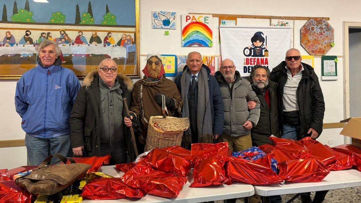 Auto storiche e generosità:  torna “La Befana con l’ASI” a Trieste - 