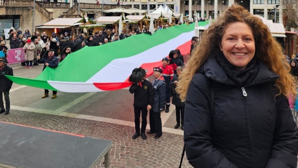 Tricolore di 85 metri per la sfilata dei Bersaglieri a Pordenone - 