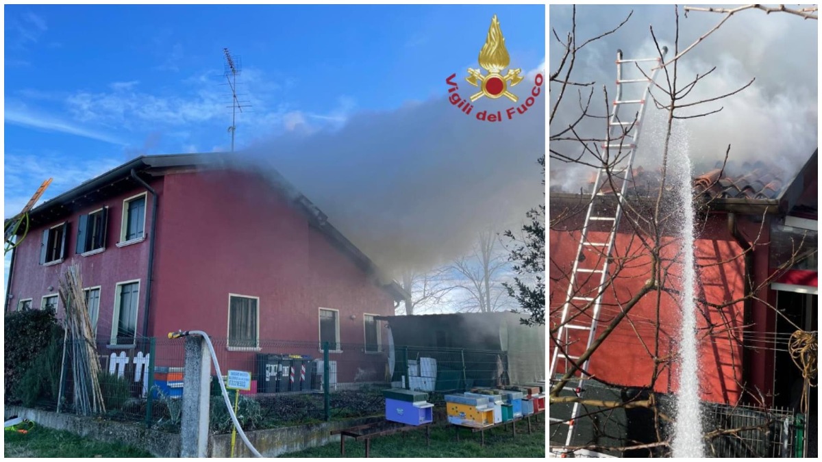 Scoppia un incendio, fiamme e fumo da una casa: tetto distrutto | FOTO - L'incendio scoppiato sul tetto dell'abitazione