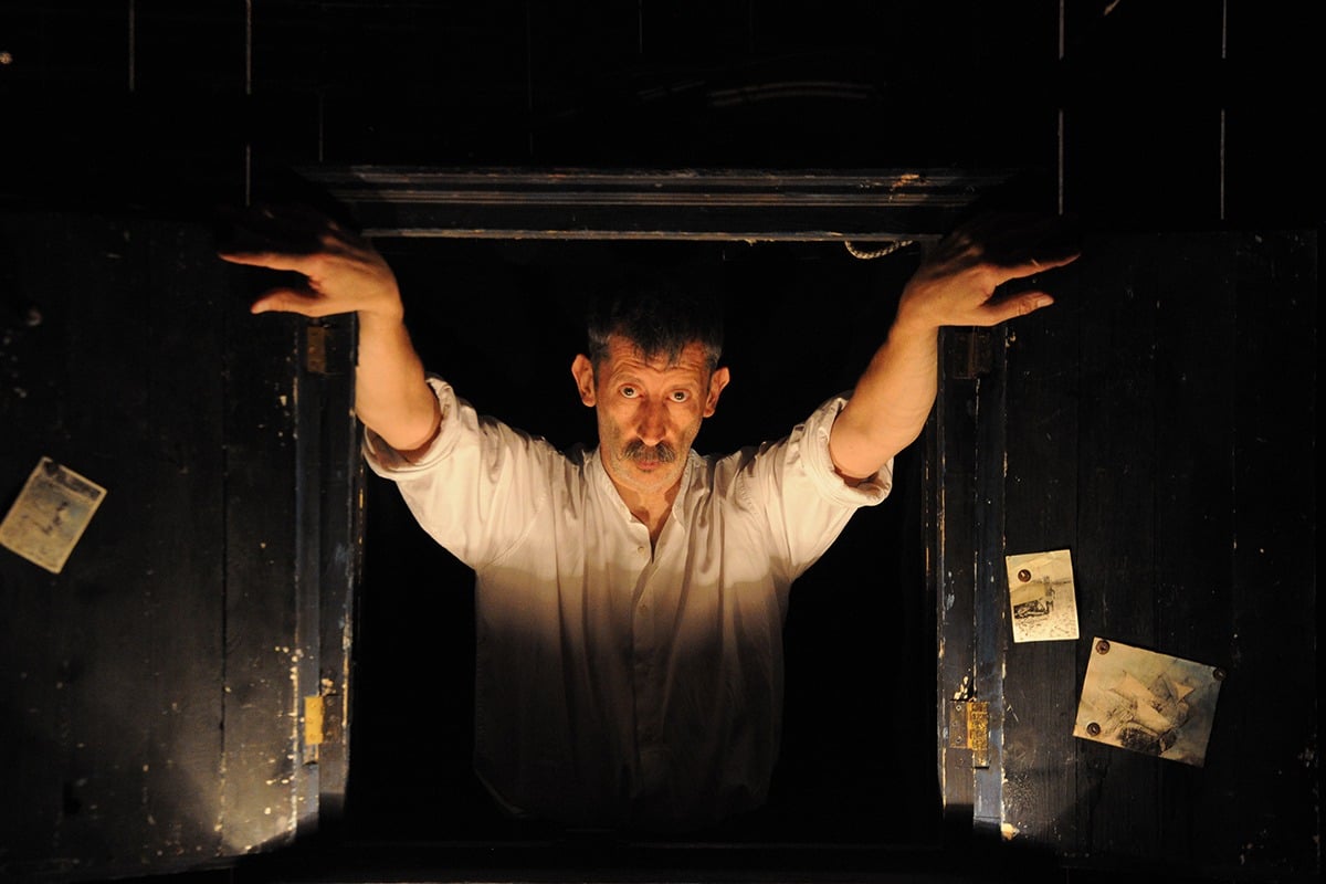 Una tazza di mare in tempesta, lo spettacolo che reinventa Moby Dick approda in Friuli - 