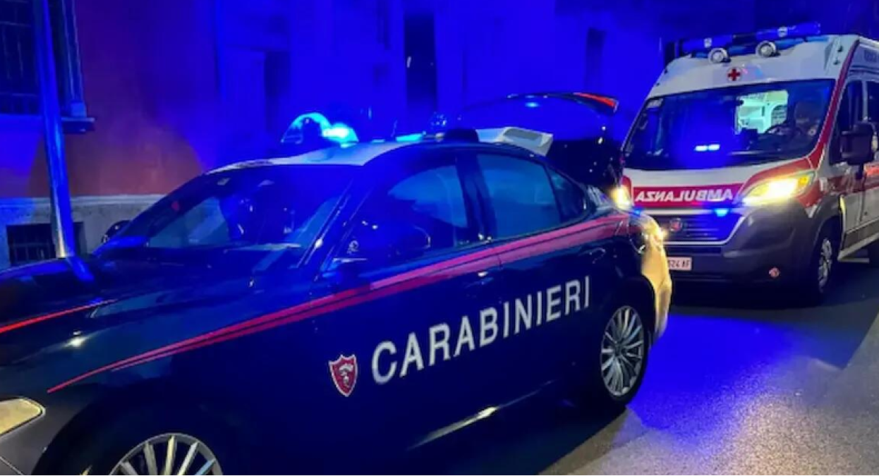 Aggressione choc in pieno centro: preso a calci e pugni per rubargli il telefono - 