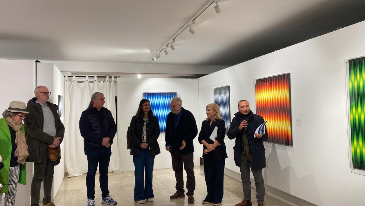 Raffaele Bielò conquista Mestre con “Frequenze”, la mostra che fa vibrare la pittura - 