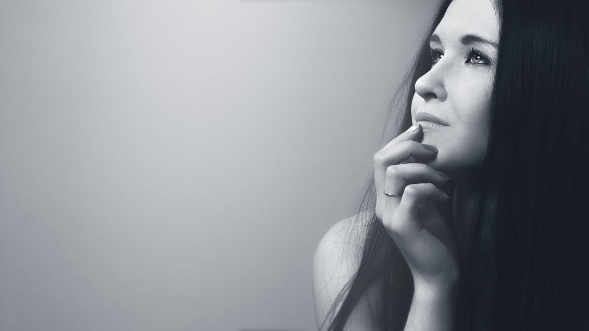 Sieri viso e booster ad azione intensiva: la beauty routine ideale per brillare durante le feste - 