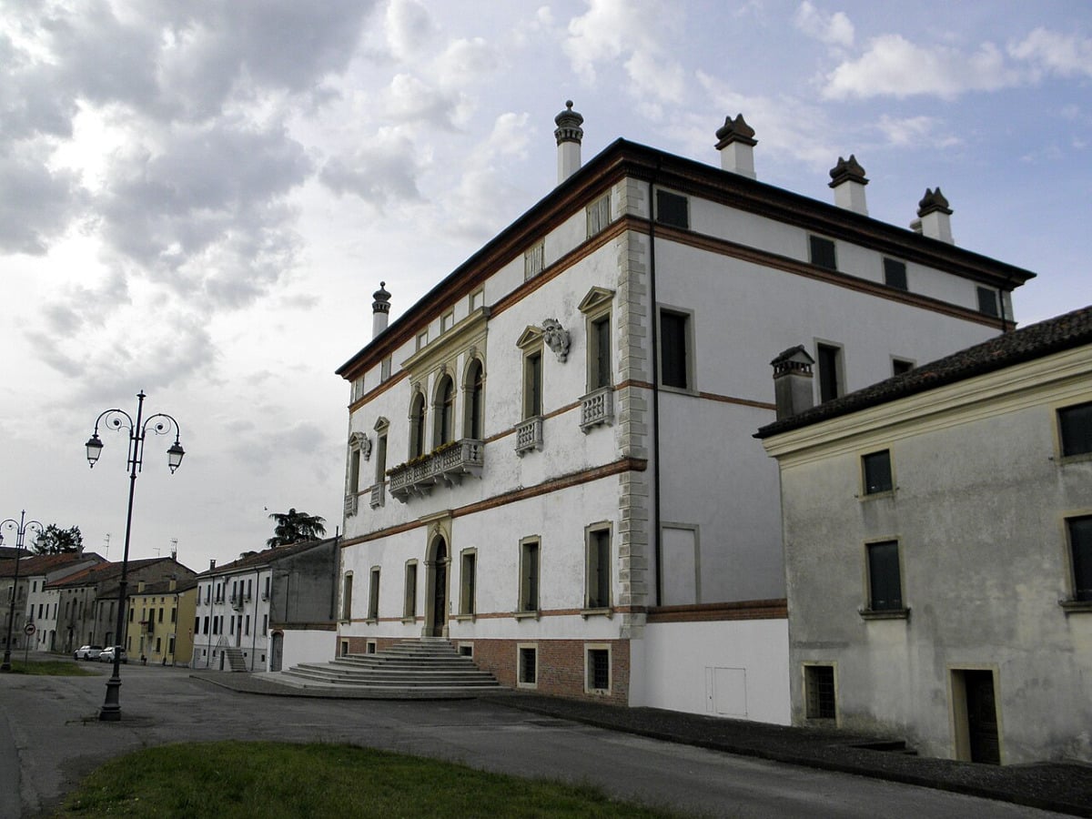 Palazzo Malmignati: cinque secoli di ordine sulla Pianura - Foto: Threecharlie/Wikipedia