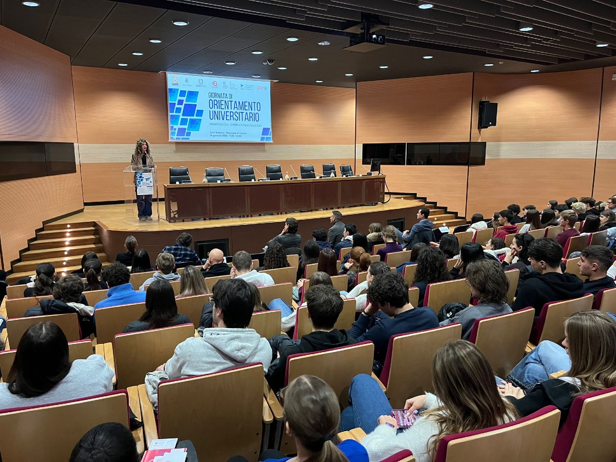 Orientamento universitario, Auditorium gremito: oltre 300 studenti a Treviso - 