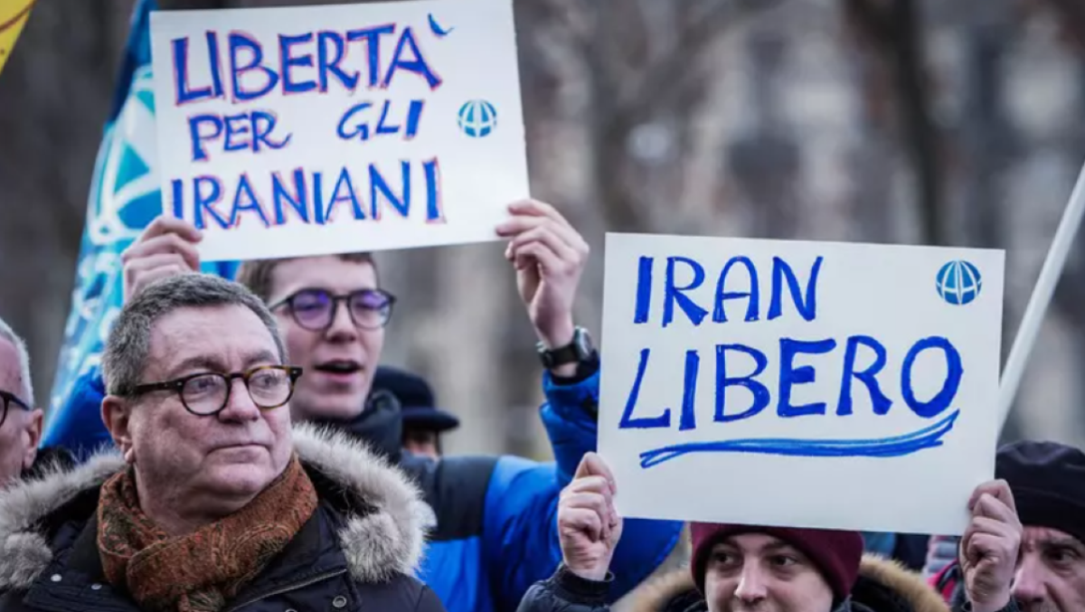 Manifestazione in FVG per sostenere l’Iran: «Non restare inerti di fronte a questo massacro»