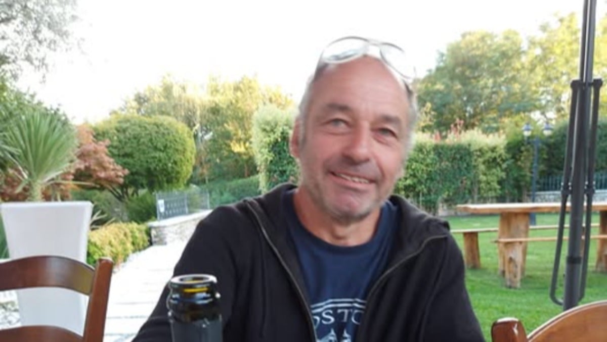 Esplode un ordigno bellico della sua collezione: Attilio muore nel suo magazzino a 56 anni - 