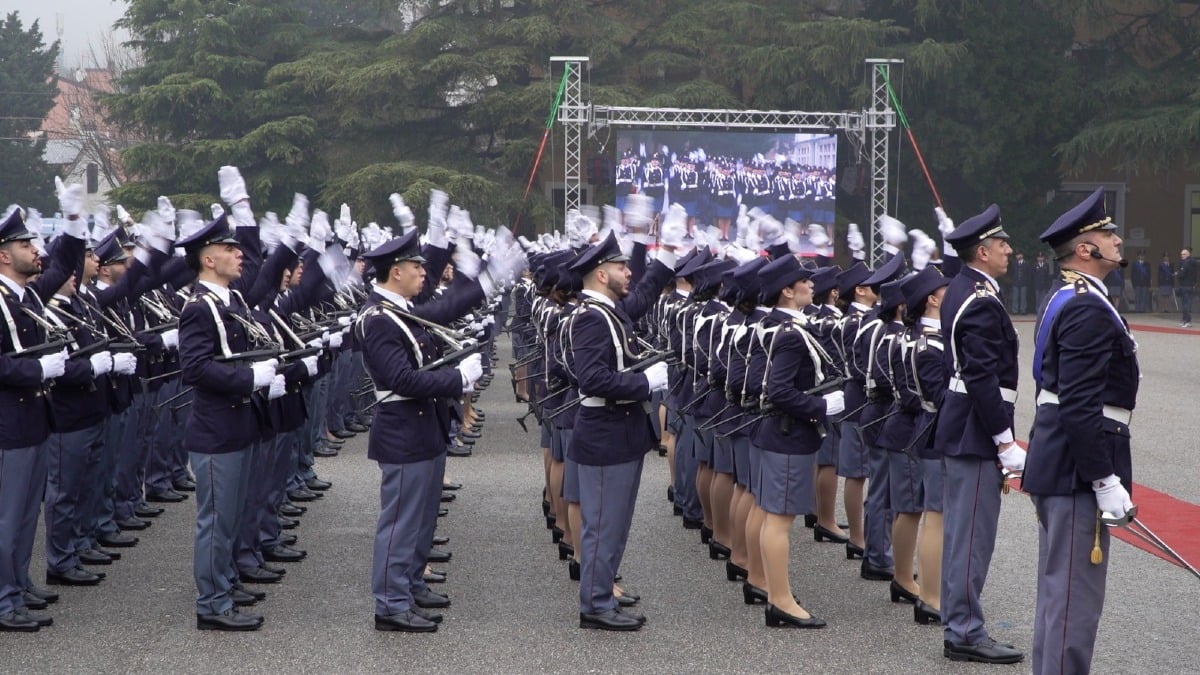 Trieste celebra il giuramento di 446 nuovi agenti: la Polizia di Stato rafforza la presenza in FVG - 