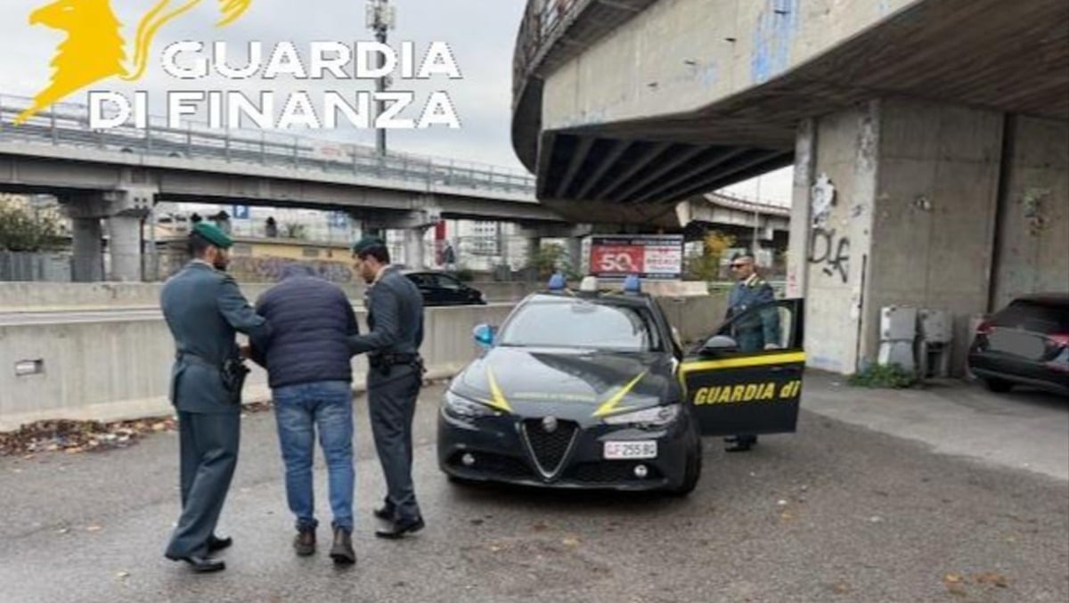 Smantellato minimarket della droga: sequestrati oltre 760 grammi di sostanze stupefacenti - 