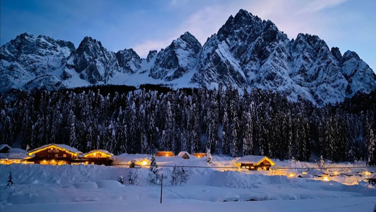San Valentino tra le Dolomiti: fuga romantica negli chalet di Eirl Dolomites Retreat Sappada - 