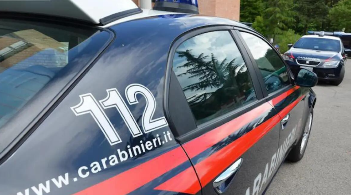 Friuli, Dirigente scolastico chiama i Carabinieri: «Uno studente ha un coltello in classe» - 