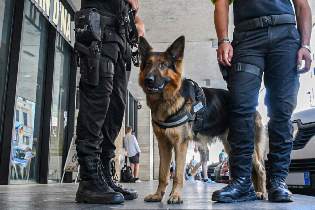 Brandisce un coltello davanti a due anziane: fermato  - 