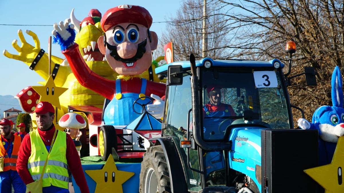 Cento carri e 9.000 figuranti pronti a scendere in strada per il Carnevale di Marca 2026 - 