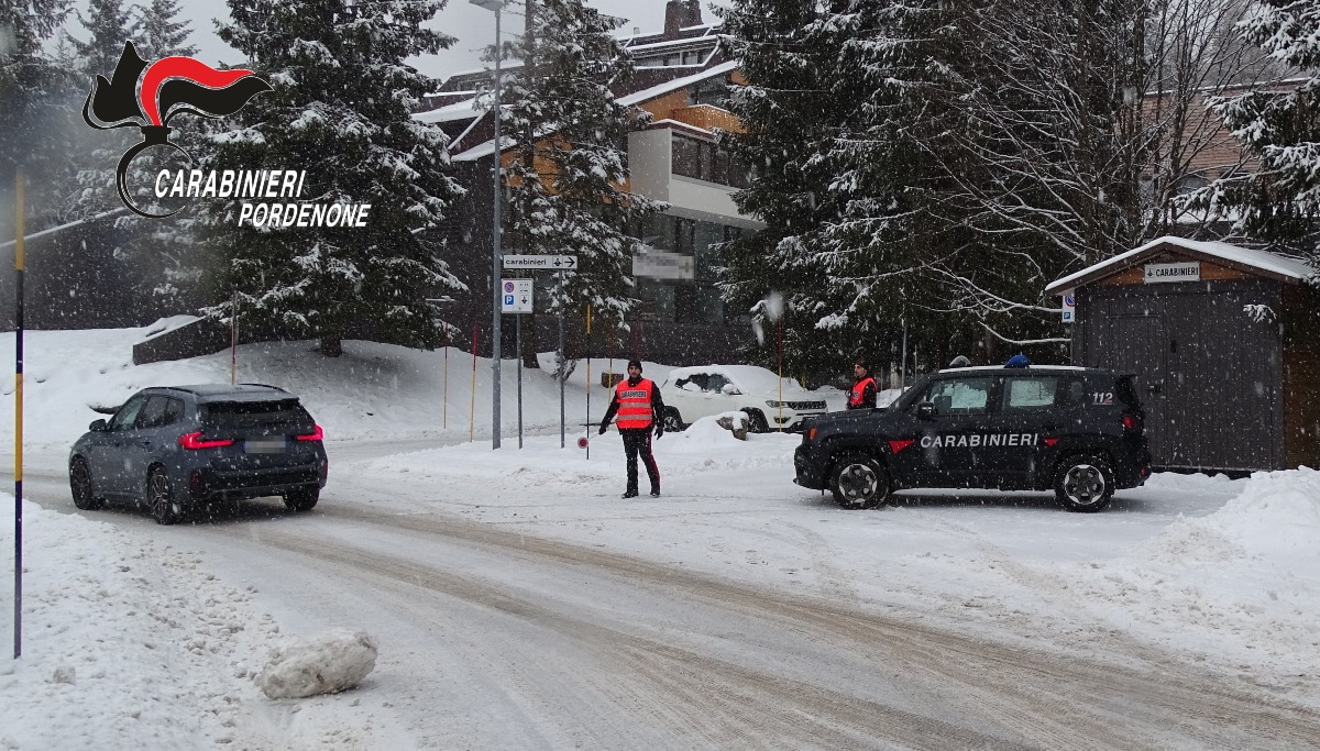 Accumulo di neve sulle strade a Piancavallo: i Carabinieri invitano alla prudenza - 