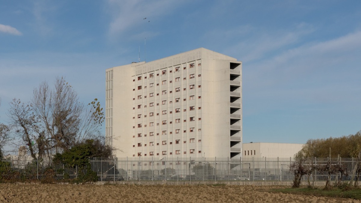 Gesto estremo in carcere: detenuto trovato senza vita nella sua cella - 