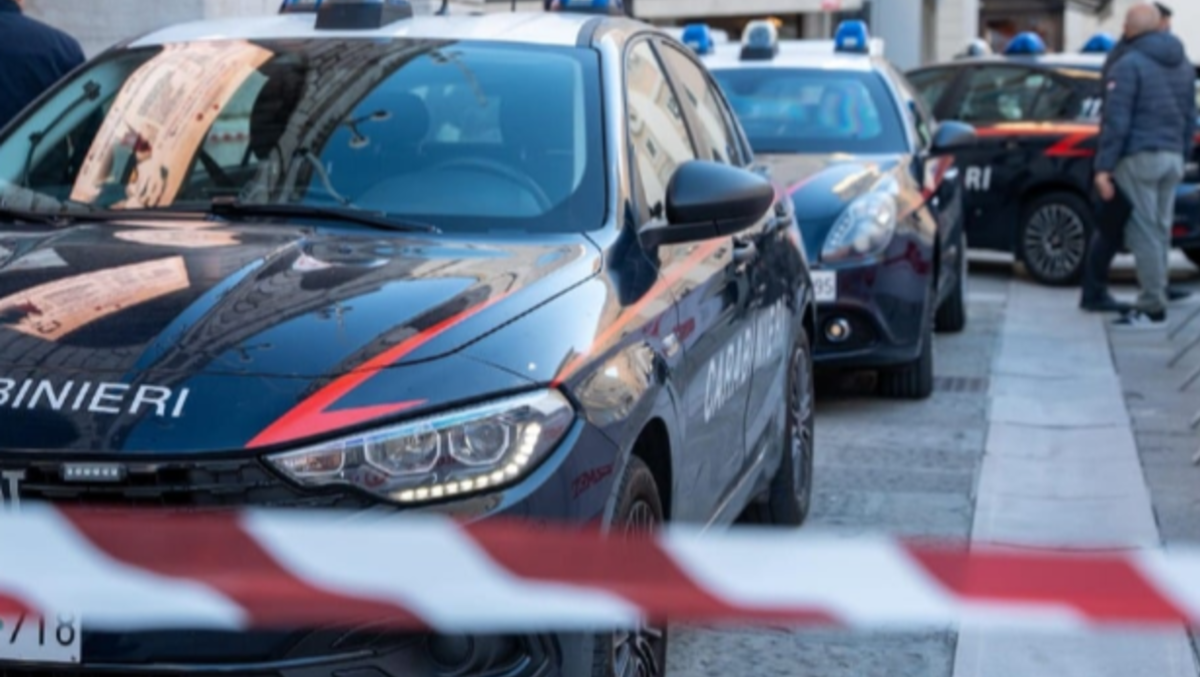 Choc in pieno centro: ragazza di 20 anni accoltellata da una 16enne - 