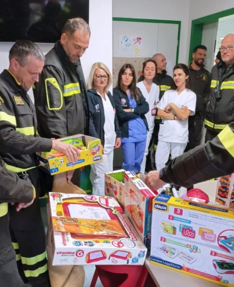 Alcuni dei regali consegnati