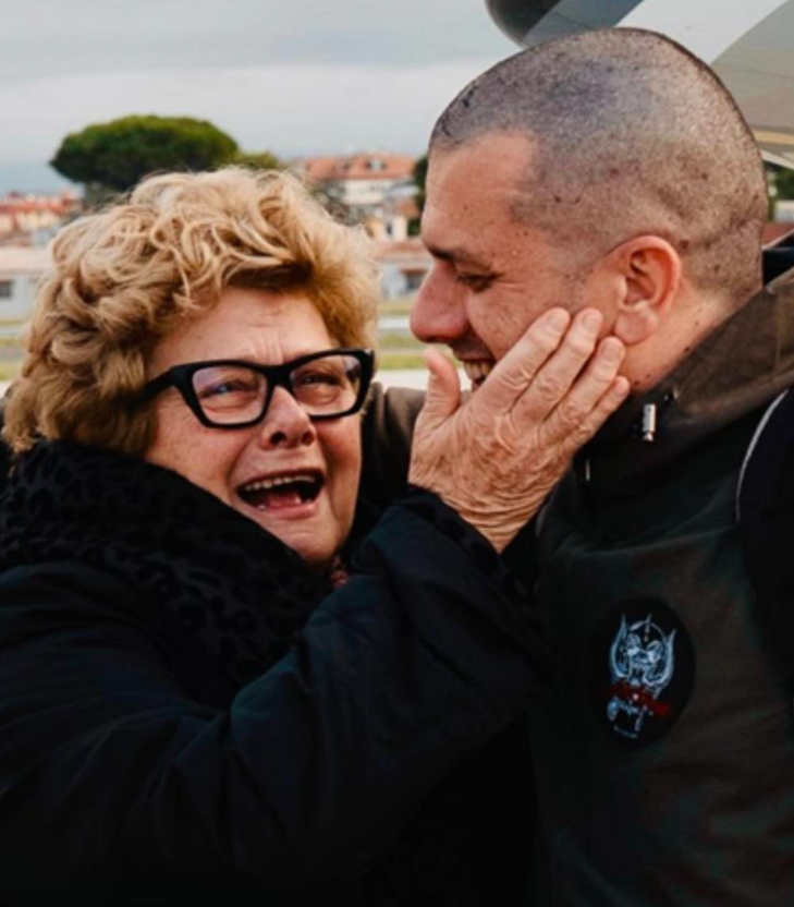 Alberto Trentini insieme alla mamma Armanda