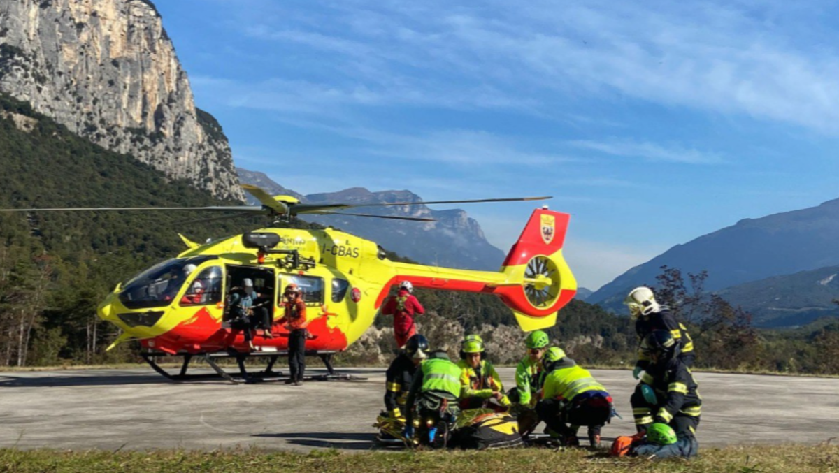 Perde il controllo della moto da enduro ed esce fuori strada: elitrasportato in ospedale - 