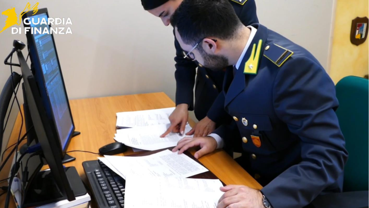 Maxi frode sui bonus edilizi: sequestro per 1,5 milioni, denunciato imprenditore