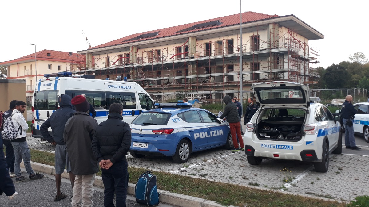 Accelera all'alt e semina il panico per le vie di Udine: beccato dalle telecamere - Foto di repertorio