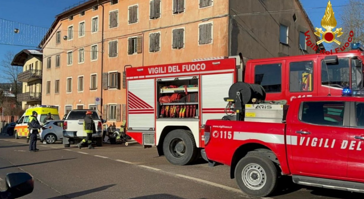 Fiamme in un appartamento a Mortegliano: una persona intossicata | VIDEO - 