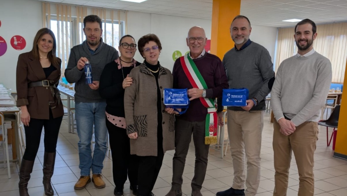 Salzano contro lo spreco alimentare: consegnate oltre 400 food bag agli alunni - 