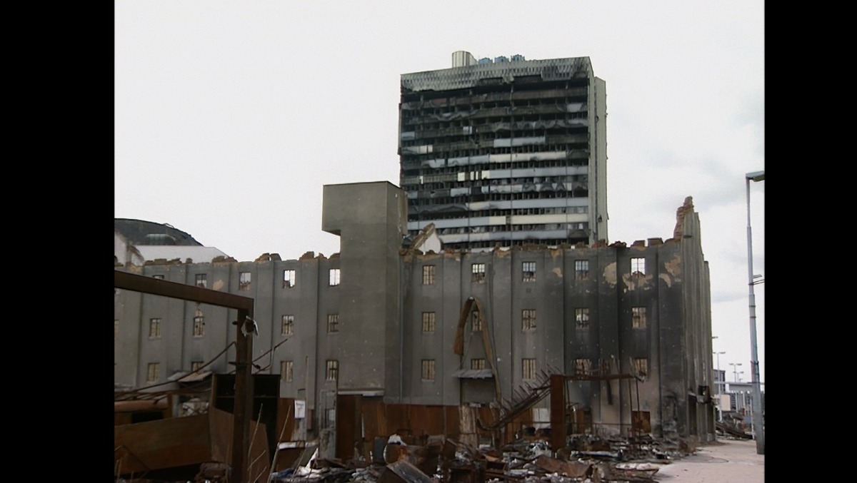 “Sarajevo Safari” arriva in streaming: il documentario sul lato oscuro dell’assedio | TRAILER - 