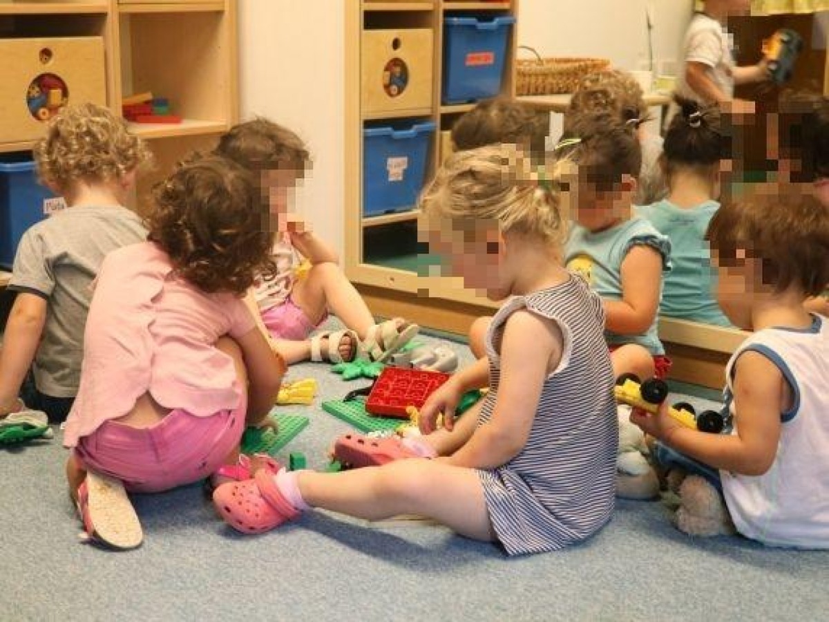 Asilo nido degli orrori, sospese 5 maestre: ecco cosa facevano ai bimbi | VIDEO