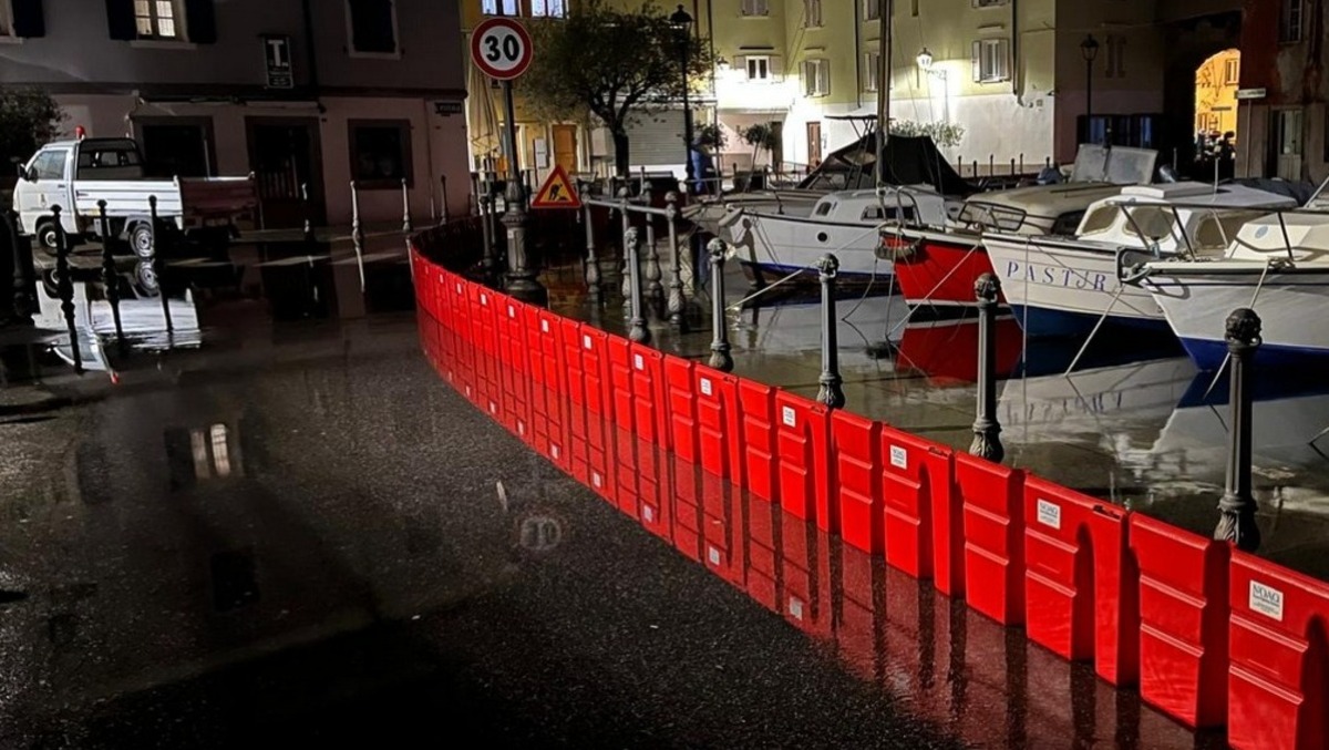 «Marea in aumento e rischio acqua alta»: scatta l’allerta in FVG. Il bollettino e le previsioni - 