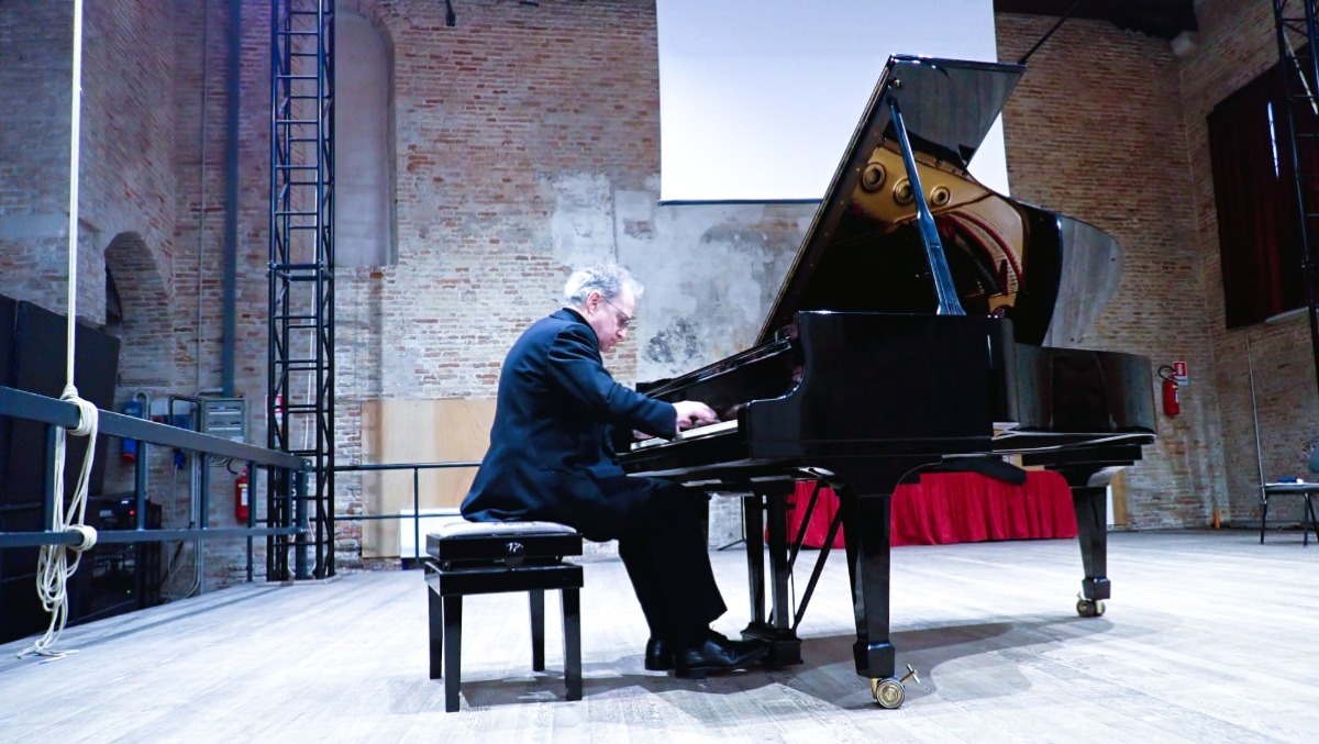 Grande successo per il concerto di San Valentino a Chioggia: pioggia di applausi - 