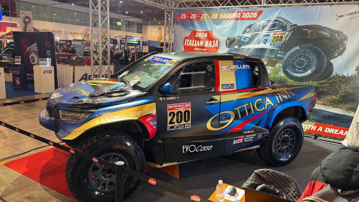 "Ufo" sugli sterrati di Pordenone: debutta il maxi Hilux di Fabio Samsa - 