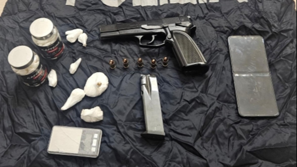 In auto aveva droga, in casa una pistola rubata: arrestato  - 