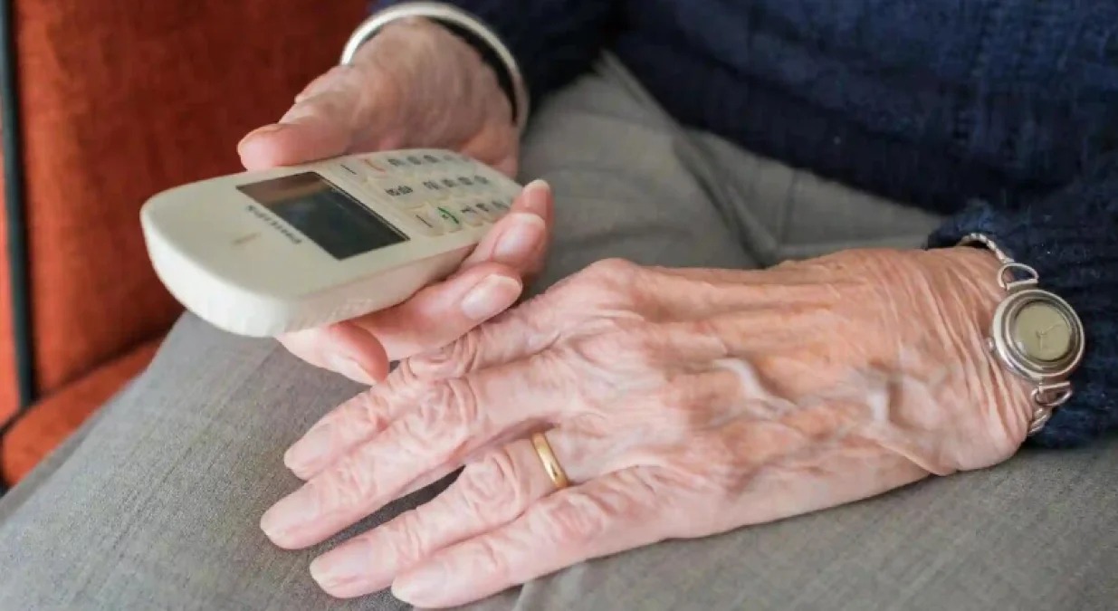 Truffa telefonica ai danni di un anziano in Rsa: spariti 5mila euro - 