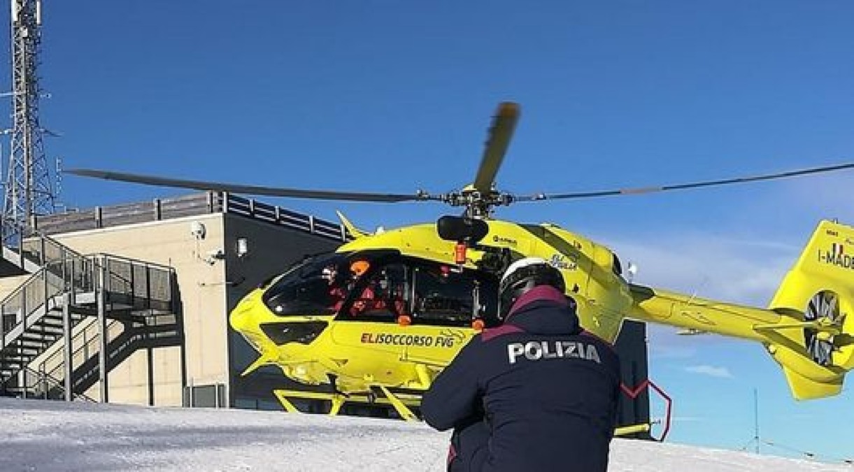 Escursionista sfinita dalla stanchezza sulla strada per il Lussari: recuperata con l’elicottero  - 