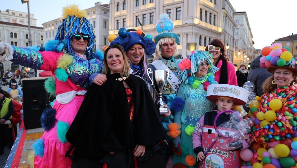 Carnevale di Trieste, oltre 2500 in maschera: ora al via il concorso fotografico - 
