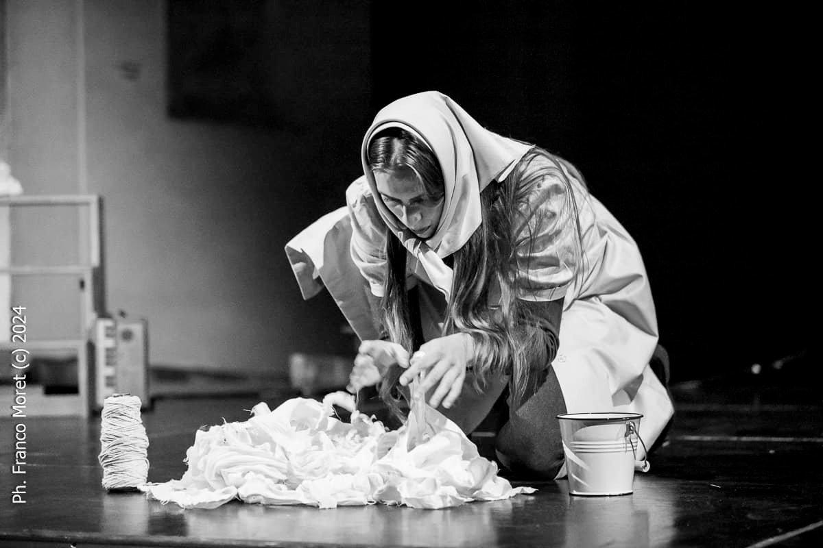 Latisana, “Echi dal cotonificio” porta in scena la memoria delle operaie - 