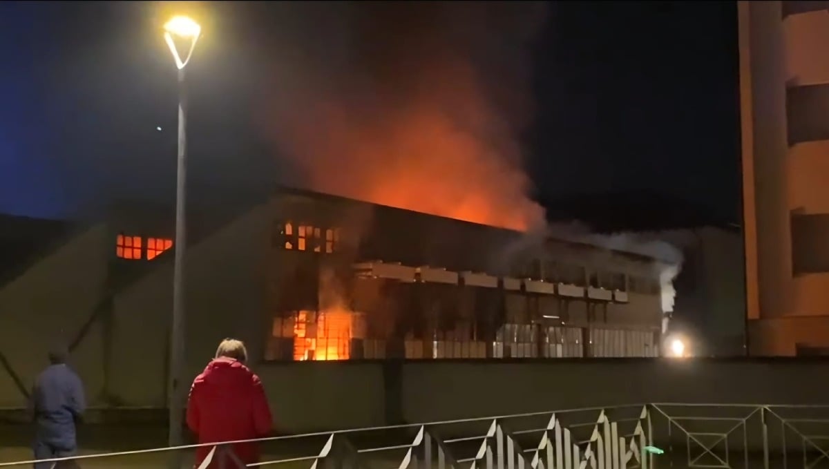 Fiamme al Prix di Tolmezzo: paura in serata, supermercato evacuato | VIDEO
