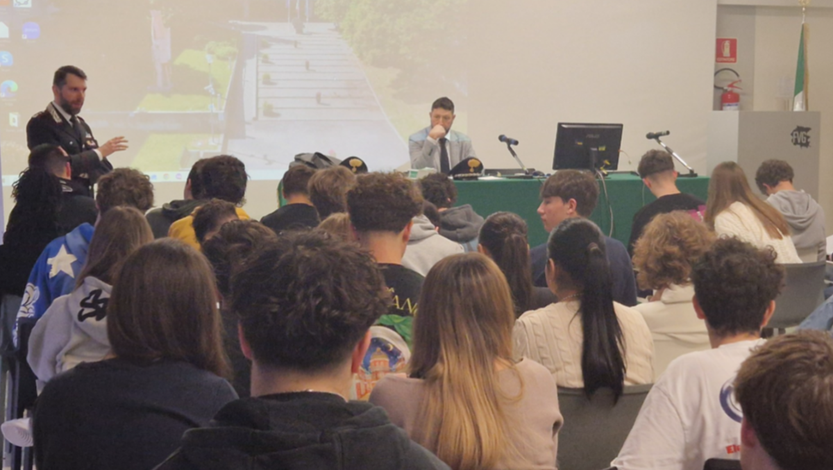 Droghe e legalità: i Carabinieri sensibilizzano gli studenti a Pordenone - 