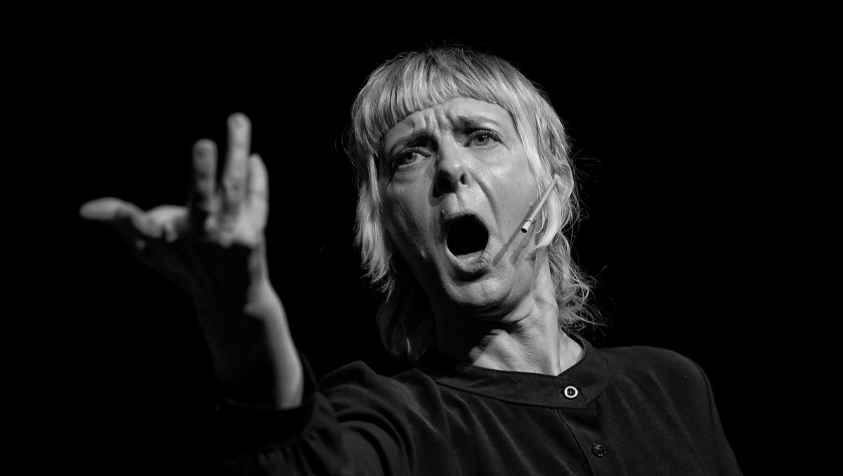 Fragilità, sogni e ironia: a Cordenons va in scena “Nei panni di Cyrano” - 