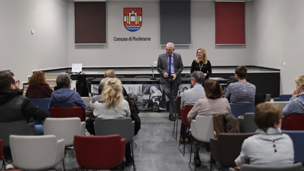 Pordenone, incontro tra sindaco e volontari delle colonie feline per il benessere degli animali - 