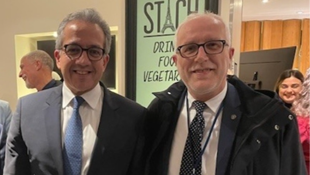 Università di Udine, rinnovo della Cattedra Unesco: eccellenza mondiale nella sicurezza intersettoriale - Da destra Stefano Grimaz e il direttore generale dell'Unesco