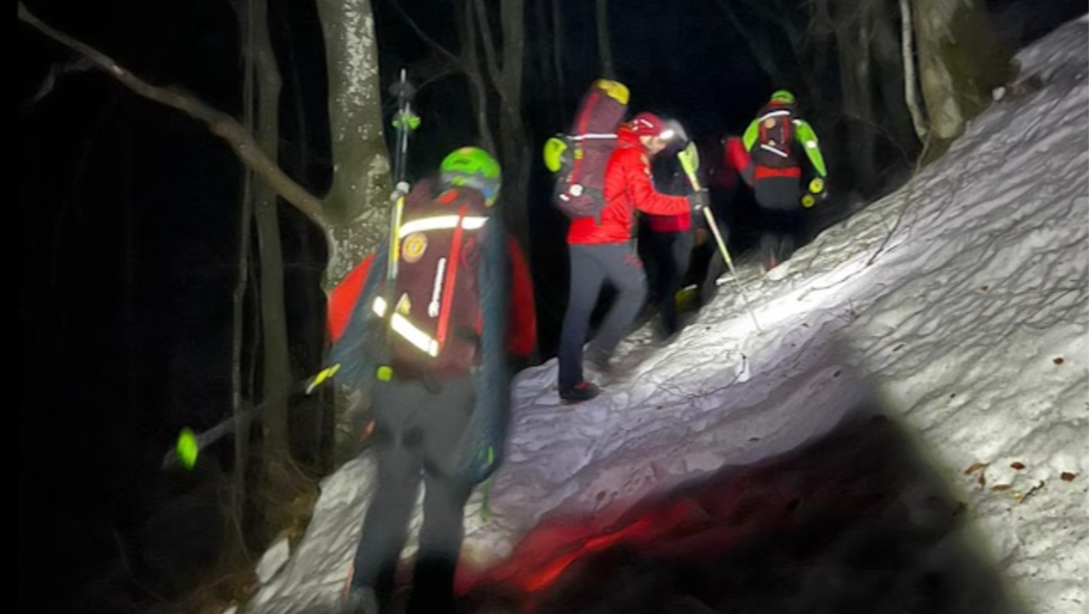 Tra neve, buio e attimi di paura: due giovani si perdono e chiamano il 112 - 