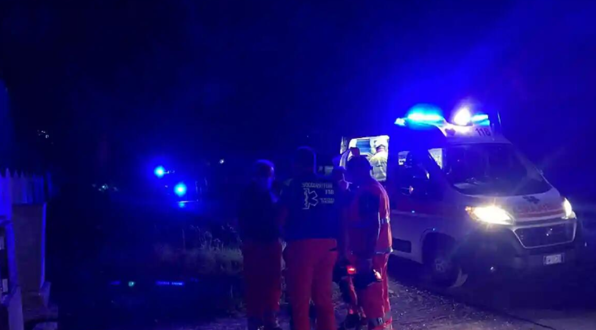 Incidente a San Vito al Tagliamento, ragazza di 24 anni si schianta contro un albero - 