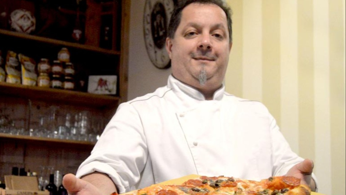 Dal Veneto al successo: la pizza in pala conquista il mercato e cresce oltre il 40% - 