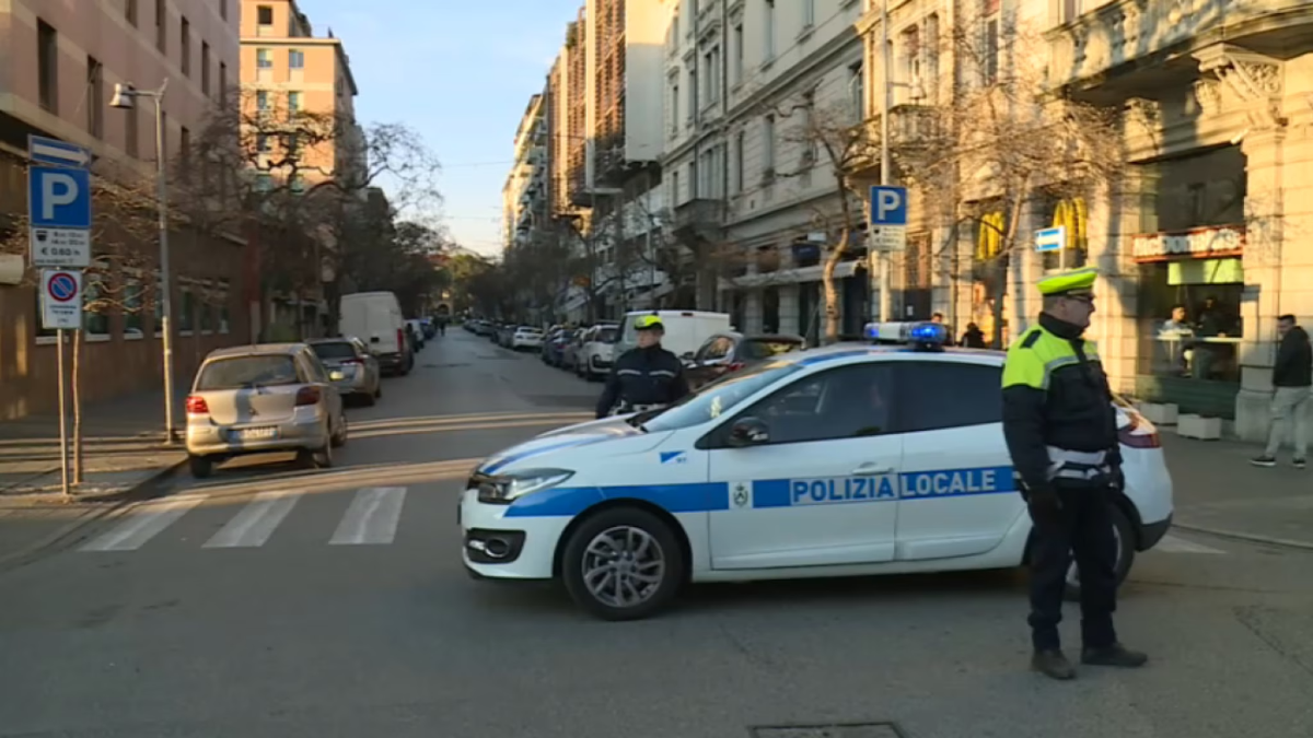 Udine, 52enne fermato dopo una manovra azzardata: patente georgiana falsa, multa da 4mila euro