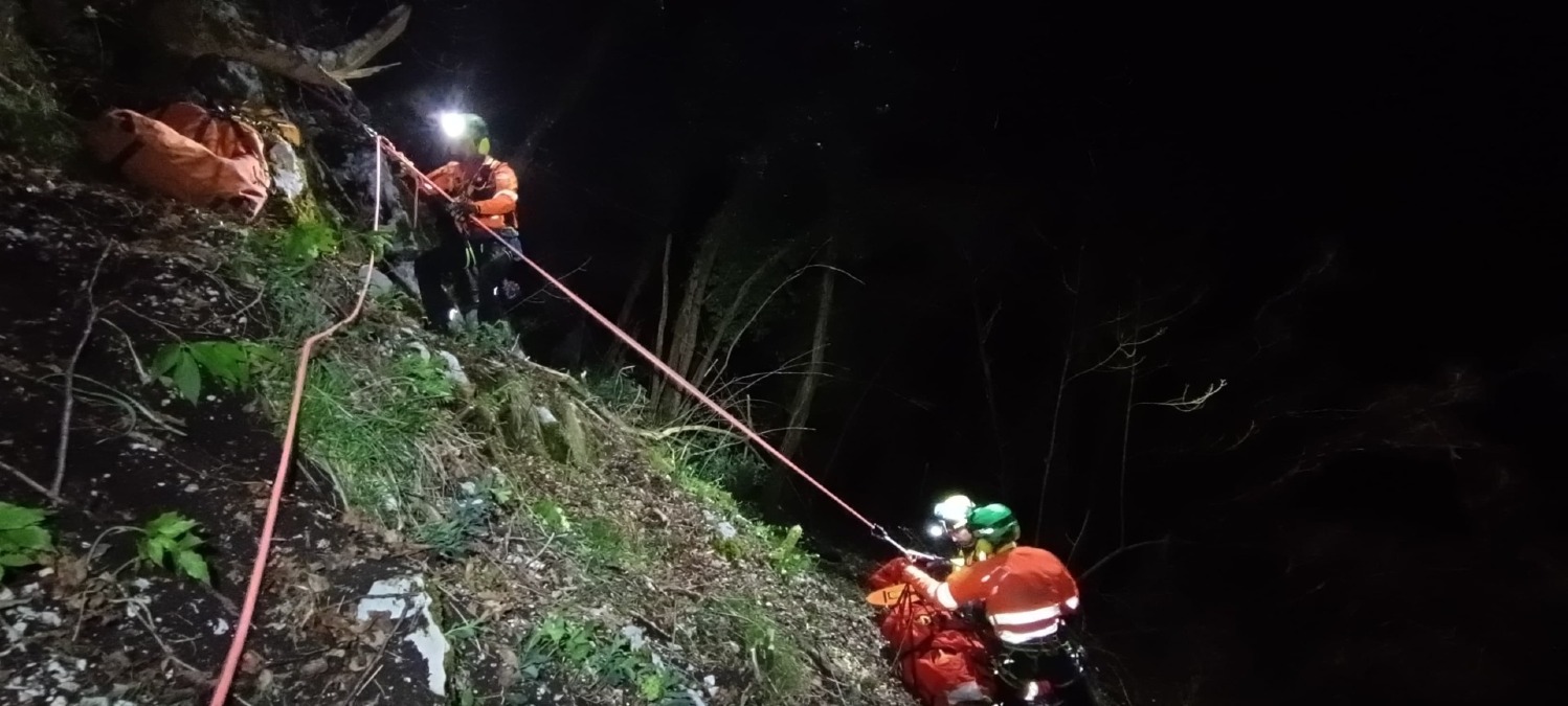Vola per oltre 20 metri dalla palestra di roccia: grave un 30enne | FOTO - 