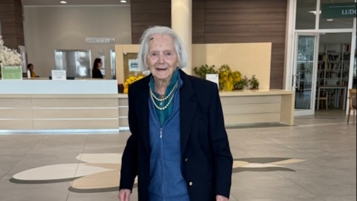103 anni e non sentirli: la comunità festeggia nonna Egle - 
